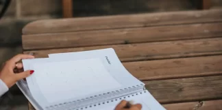 Zarządzanie czasem podczas studiów – klucz do sukcesu 185-zarzadzanie-czasem-podczas-studiow-klucz-do-sukcesu.webp