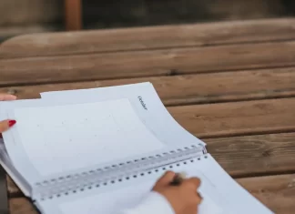 Zarządzanie czasem podczas studiów – klucz do sukcesu 185-zarzadzanie-czasem-podczas-studiow-klucz-do-sukcesu.webp