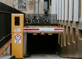 Sztuczna inteligencja w serwisowaniu szlabanów parkingowych – przyszłość czy już teraźniejszość? koralewscy.pl - art6 - lukasz.jpg