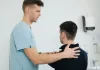 Wdowi garb – jak skutecznie usunąć go zabiegowo? shar-pol.pl - 099-wdowi-garb-jak-skutecznie-usunac-go-zabiegowo.webp